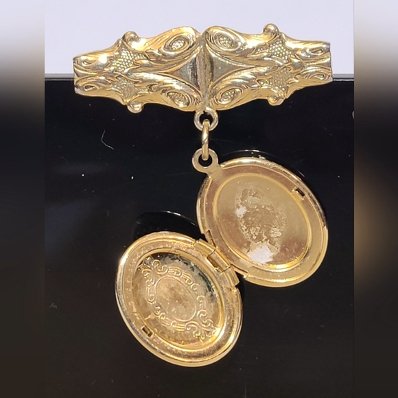 Gold Tone Faux Pearl Picture Locket Brooch Pin Vintage - Picture 2 of 3